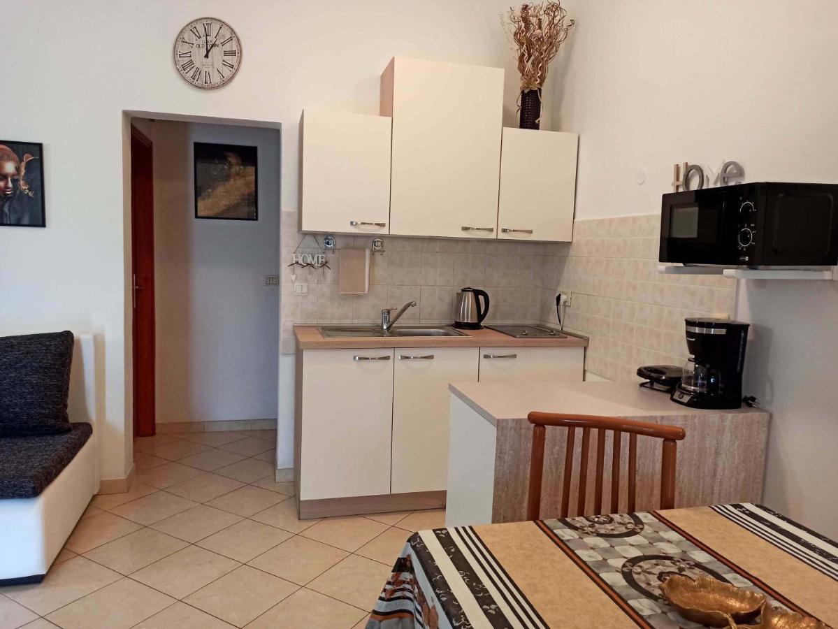 Apartman Dora Pula Exterior photo